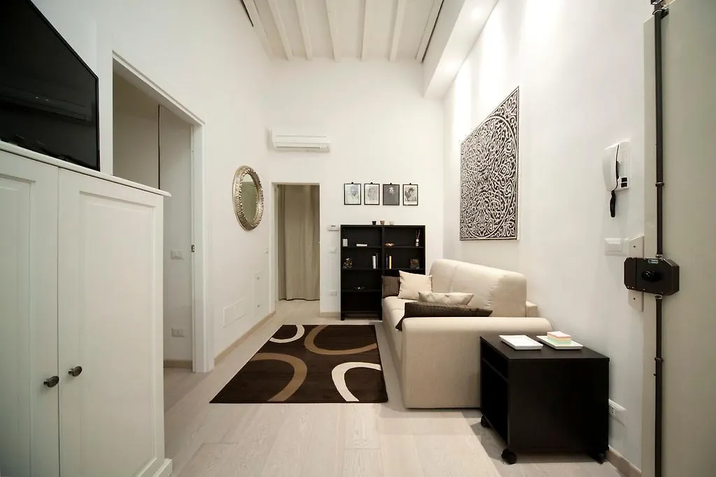 Roommo Central Florence - San Gallo 0*,  Italy